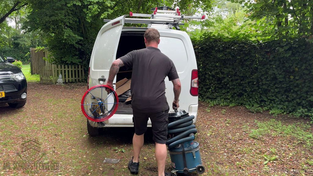 Schoorsteen onderhoud Rhenen ladder bus Schoorsteen onderhoud Rhenen ladder bus